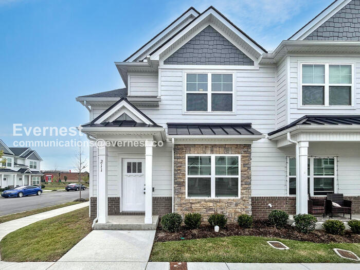 211 Ansley Wy in Lebanon, TN - Building Photo