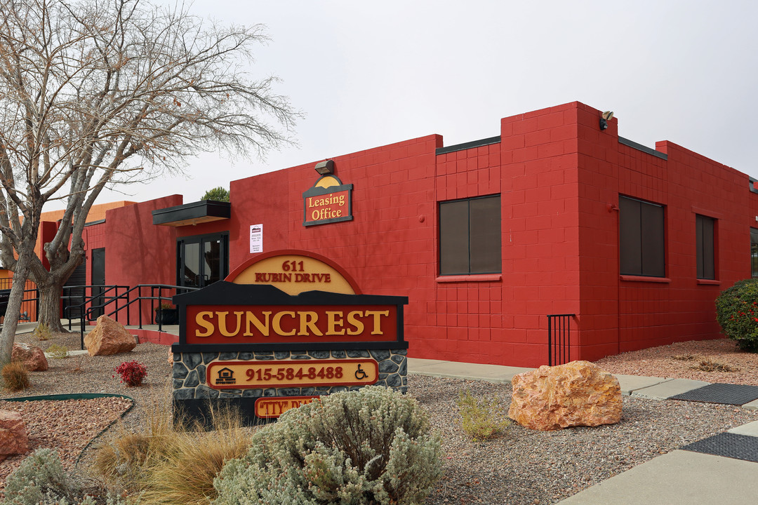 Suncrest Apartments in El Paso, TX - Building Photo