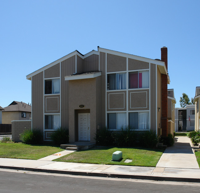 4862 Neely Cir in Huntington Beach, CA - Building Photo - Building Photo