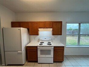 3016 Aftonshire Way in Austin, TX - Foto de edificio - Building Photo