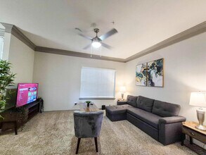 12100 Metric Blvd in Austin, TX - Foto de edificio - Building Photo