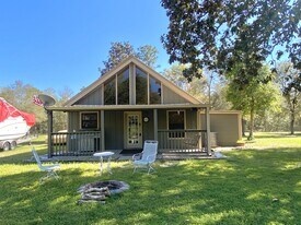 4069 Christopher Ln in Crestview, FL - Building Photo