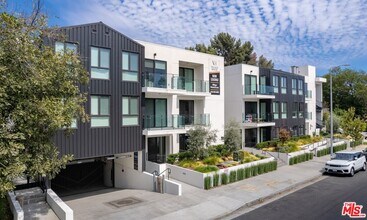 11445 Riverside Dr in Los Angeles, CA - Building Photo - Building Photo