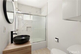 22027 Viscanio Rd in Los Angeles, CA - Building Photo - Building Photo