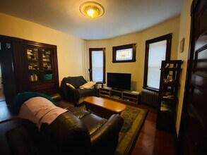 33 Stone Ave, Unit 1 in Somerville, MA - Building Photo - Building Photo