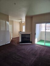 6480 Annie Oakley Dr in Las Vegas, NV - Building Photo - Building Photo