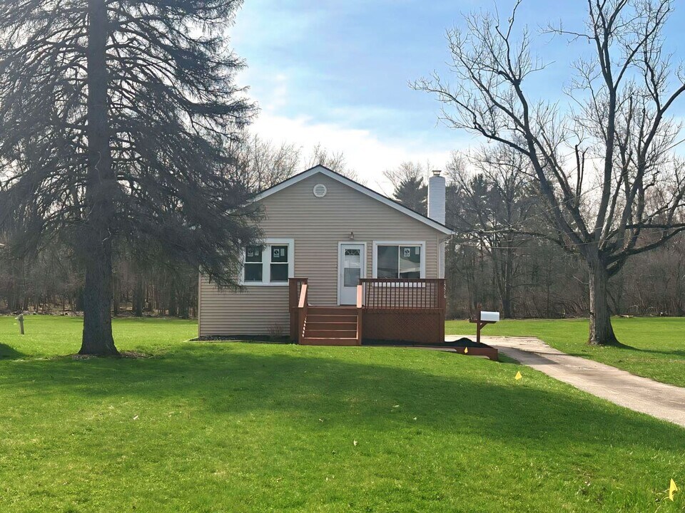 15516 Woodbrook Ave in Maple Heights, OH - Building Photo