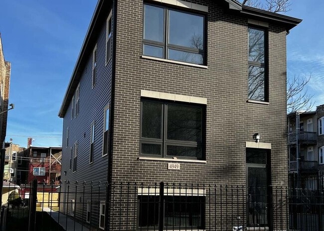 property at 4949 S Wabash Ave
