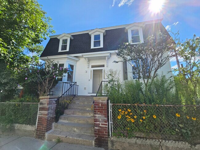 40 Spring Garden St in Boston, MA - Building Photo - Building Photo