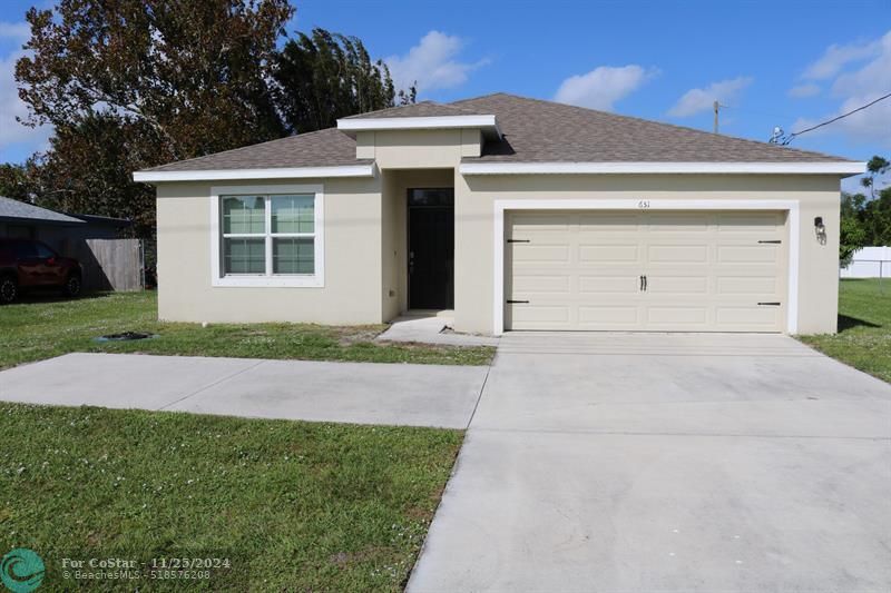 651 SW Paar Dr in Port St. Lucie, FL - Building Photo