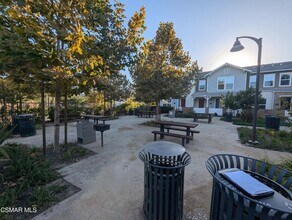 140 Farmhouse Dr in Simi Valley, CA - Building Photo - Building Photo