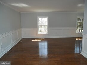 3045 Federal Hill Dr in Falls Church, VA - Building Photo - Building Photo