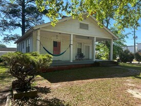 219 Gadsden St in Columbia, SC - Building Photo