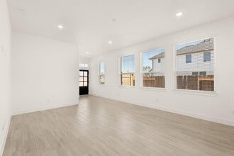 295 Mallards Rim Dr in Willis, TX - Foto de edificio - Building Photo