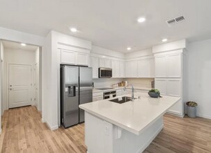 3074 Seaspray Walk in Sacramento, CA - Foto de edificio - Building Photo