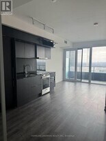 448 Burnhamthorpe Rd W in Mississauga, ON - Building Photo