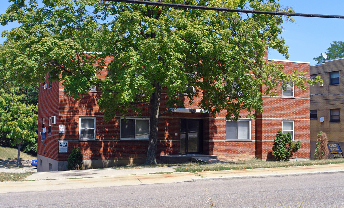 2608 Westwood Northern Blvd in Cincinnati, OH - Foto de edificio