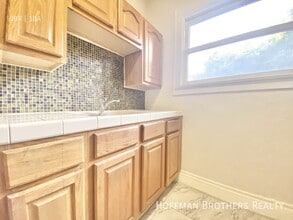 532 S Coronado St, Unit 108 in Los Angeles, CA - Building Photo - Building Photo