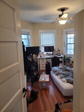 333 Beacon St, Unit 2 in Somerville, MA - Building Photo - Building Photo
