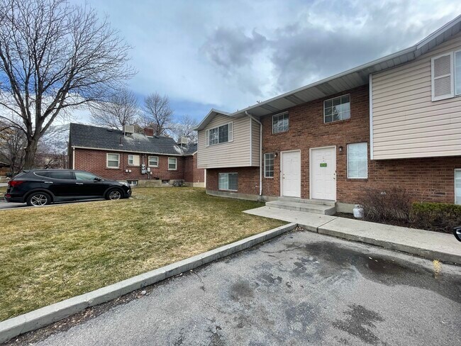 property at 699 600 W