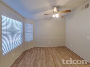 528 Dutchman Ave, Unit 156 in Henderson, NV - Building Photo - Building Photo