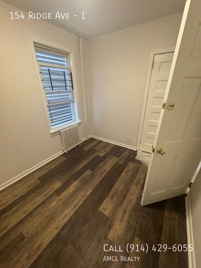 154 Ridge Ave in Yonkers, NY - Building Photo - Building Photo