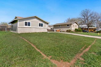 1101 Timber Ln in Fort Collins, CO - Building Photo - Building Photo