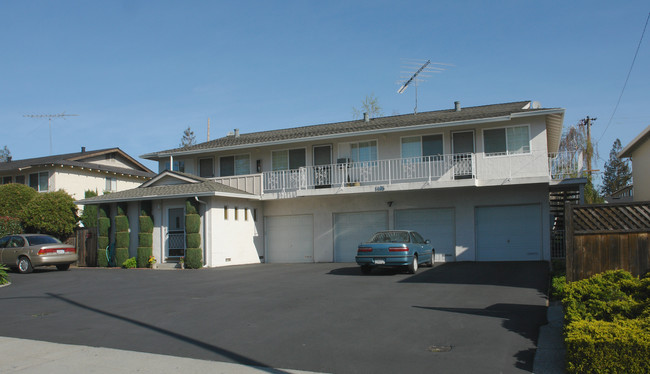 1465 Ontario Ln in Campbell, CA - Foto de edificio - Building Photo