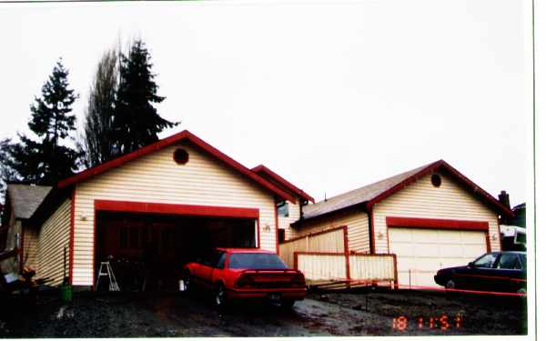 3217-3219 204th St SW in Lynnwood, WA - Building Photo