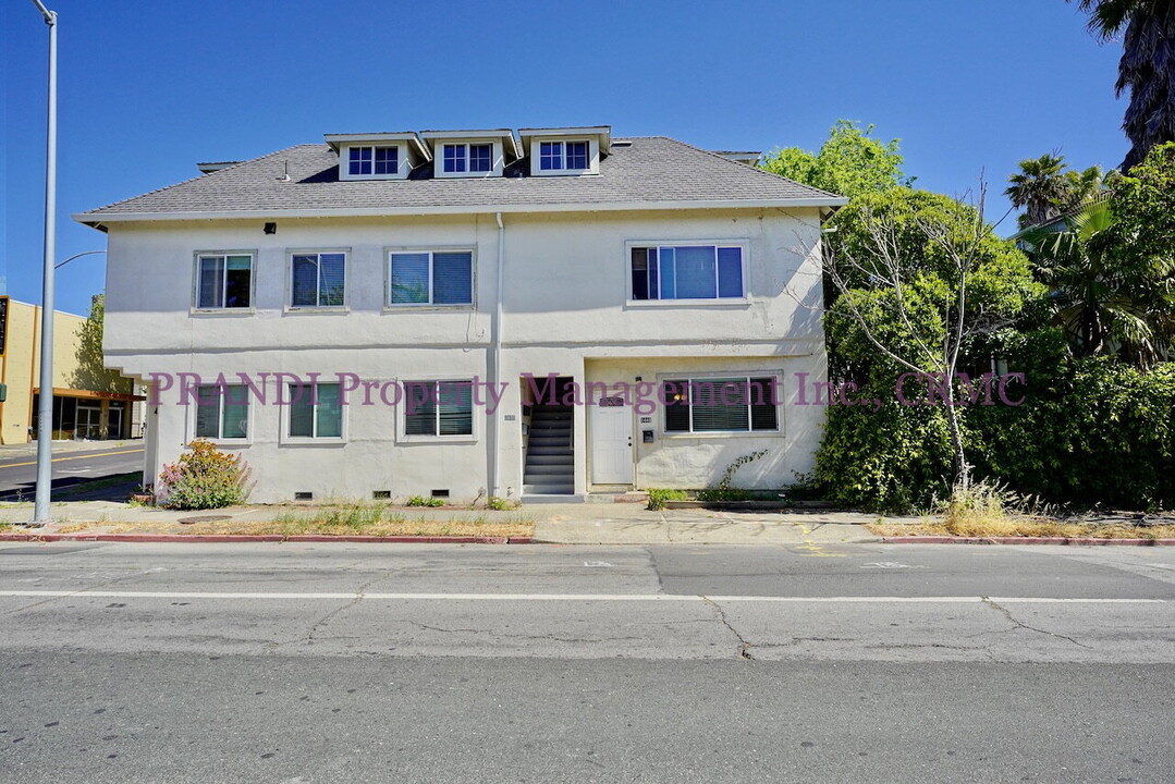1448 Second St in San Rafael, CA - Building Photo