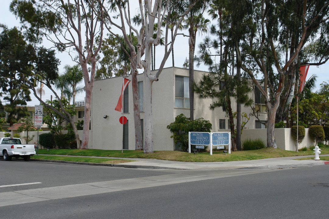 Monte Sereno Apartments in Costa Mesa, CA - Building Photo