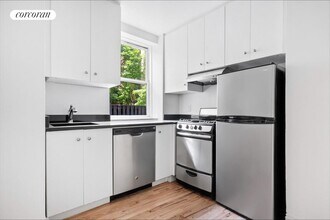 269 W 12th St in New York, NY - Building Photo - Building Photo