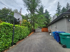 20673 Marine View Dr SW in Normandy Park, WA - Building Photo - Building Photo
