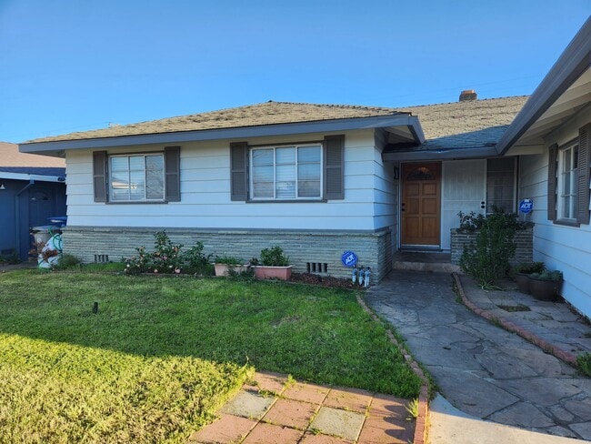 1940 65th Ave in Sacramento, CA - Building Photo - Building Photo