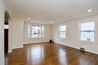 49 Rimmon Ave in Springfield, MA - Building Photo - Building Photo