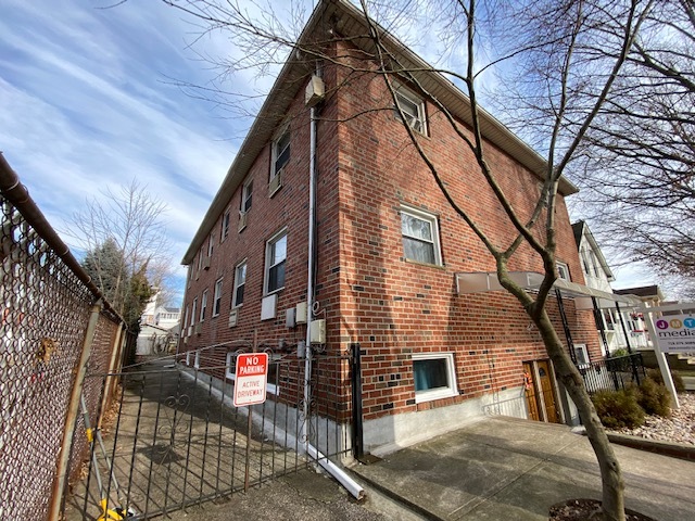 49 Newberry Ave in Staten Island, NY - Building Photo