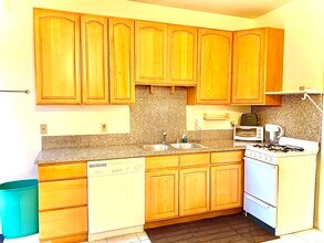 1734 Derby St, Unit A in Berkeley, CA - Building Photo - Building Photo
