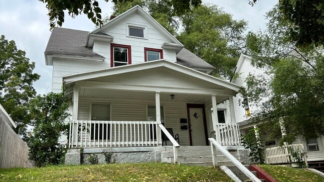 property at 1831 Francis Ave SE