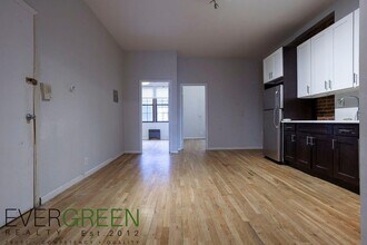 1120 Broadway in Brooklyn, NY - Building Photo - Building Photo