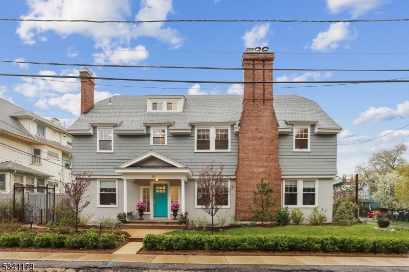 41 The Crescent in Montclair, NJ - Building Photo