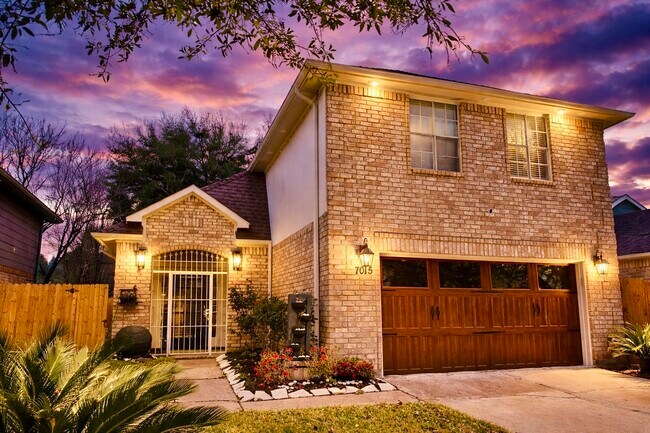 7015 Puerta Vista Ln in Houston, TX - Building Photo - Building Photo