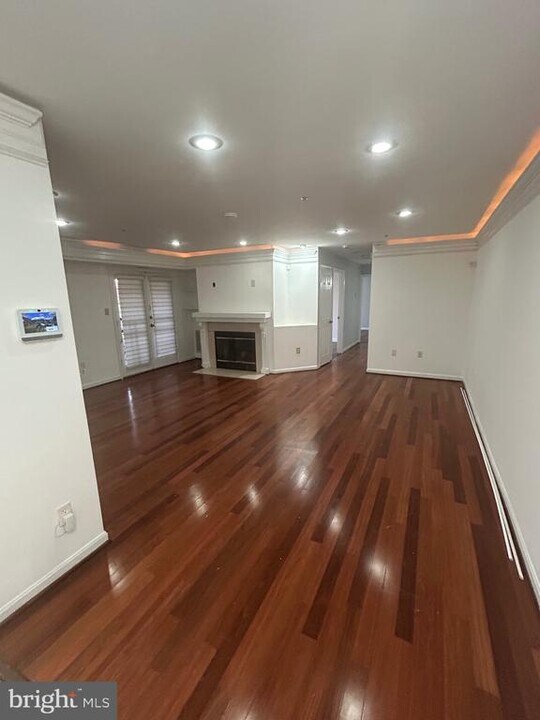 9811 Lake Point Ct in Upper Marlboro, MD - Building Photo