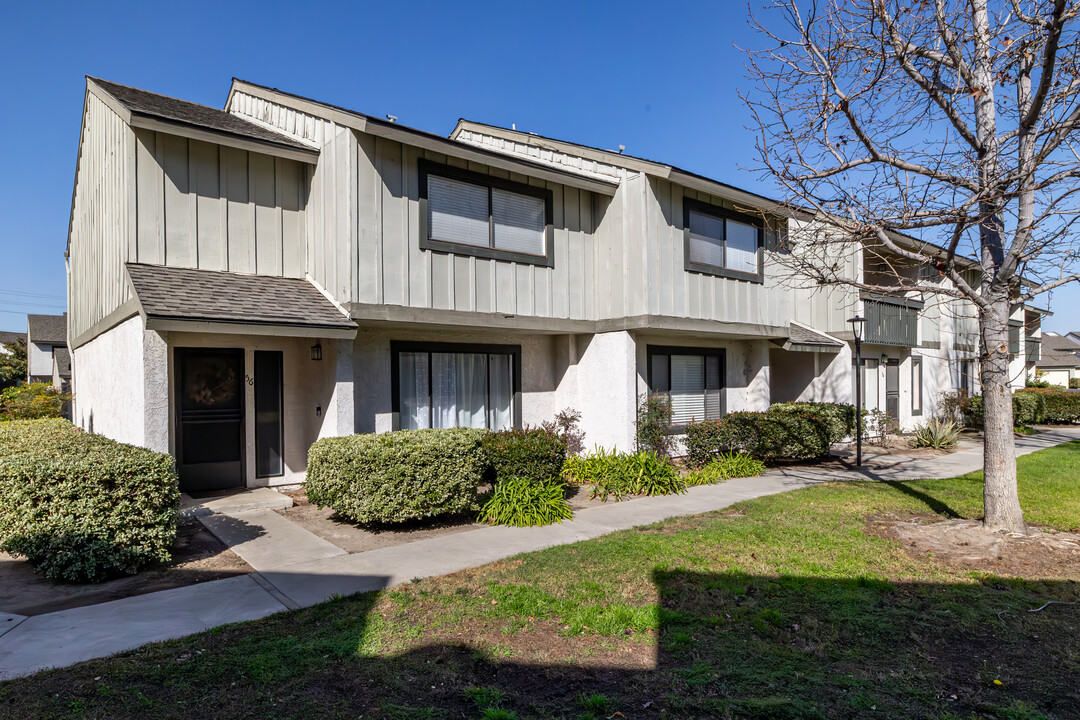 Pepperwood Village in Anaheim, CA - Building Photo