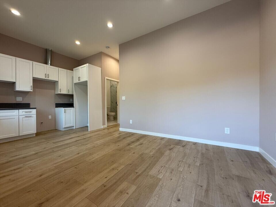 10212 Kalua Dr in Los Angeles, CA - Building Photo
