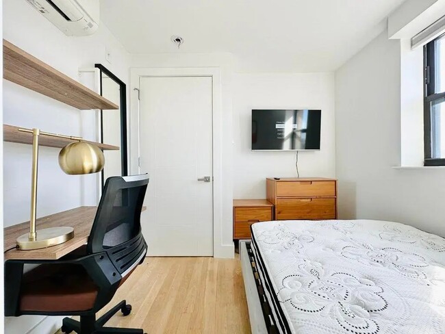 Furnished room/NOT APARTMENT, Unit 7E in Brooklyn, NY - Foto de edificio - Building Photo