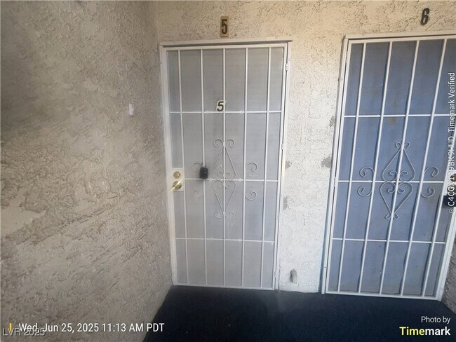 120 Orland St in Las Vegas, NV - Building Photo - Building Photo