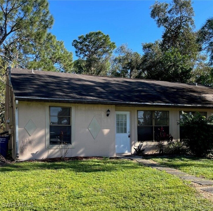 19141 Tangerine Rd in Ft. Myers, FL - Building Photo