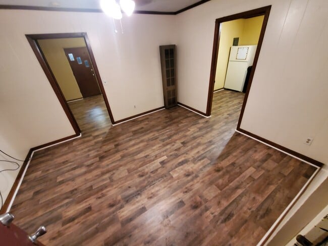 513 East Martintown Road, Unit Apartment B