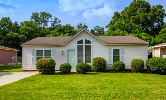 property at 8 Goodwin Cir