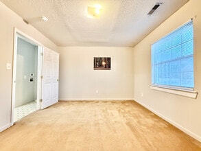 102 Carter Sells Rd in Johnson City, TN - Foto de edificio - Building Photo